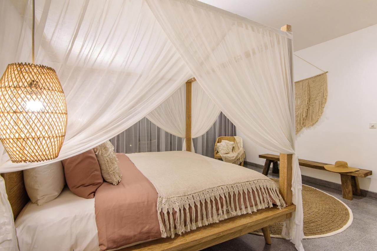 Villa Soho- Luxury & Indulgence - Close To Finns Beach Club Canggu  Bagian luar foto