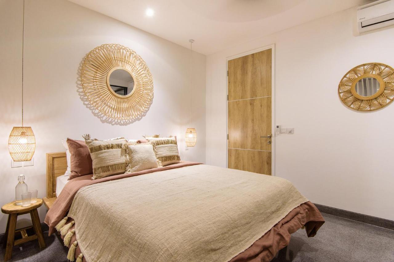 Villa Soho- Luxury & Indulgence - Close To Finns Beach Club Canggu  Bagian luar foto