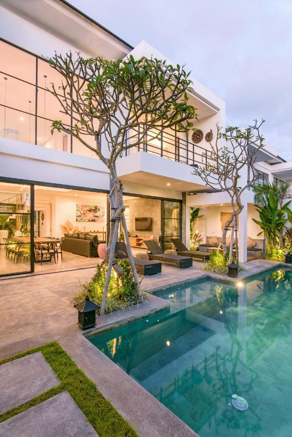 Villa Soho- Luxury & Indulgence - Close To Finns Beach Club Canggu  Bagian luar foto