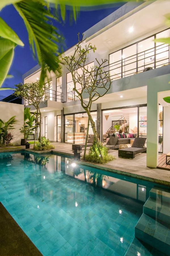 Villa Soho- Luxury & Indulgence - Close To Finns Beach Club Canggu  Bagian luar foto